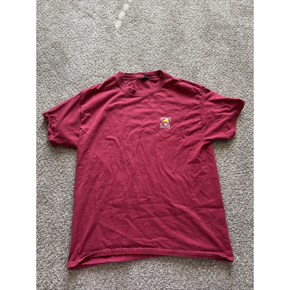 Unisex Maroon The Salty Dog Cafe T-shirt Size Medium‎